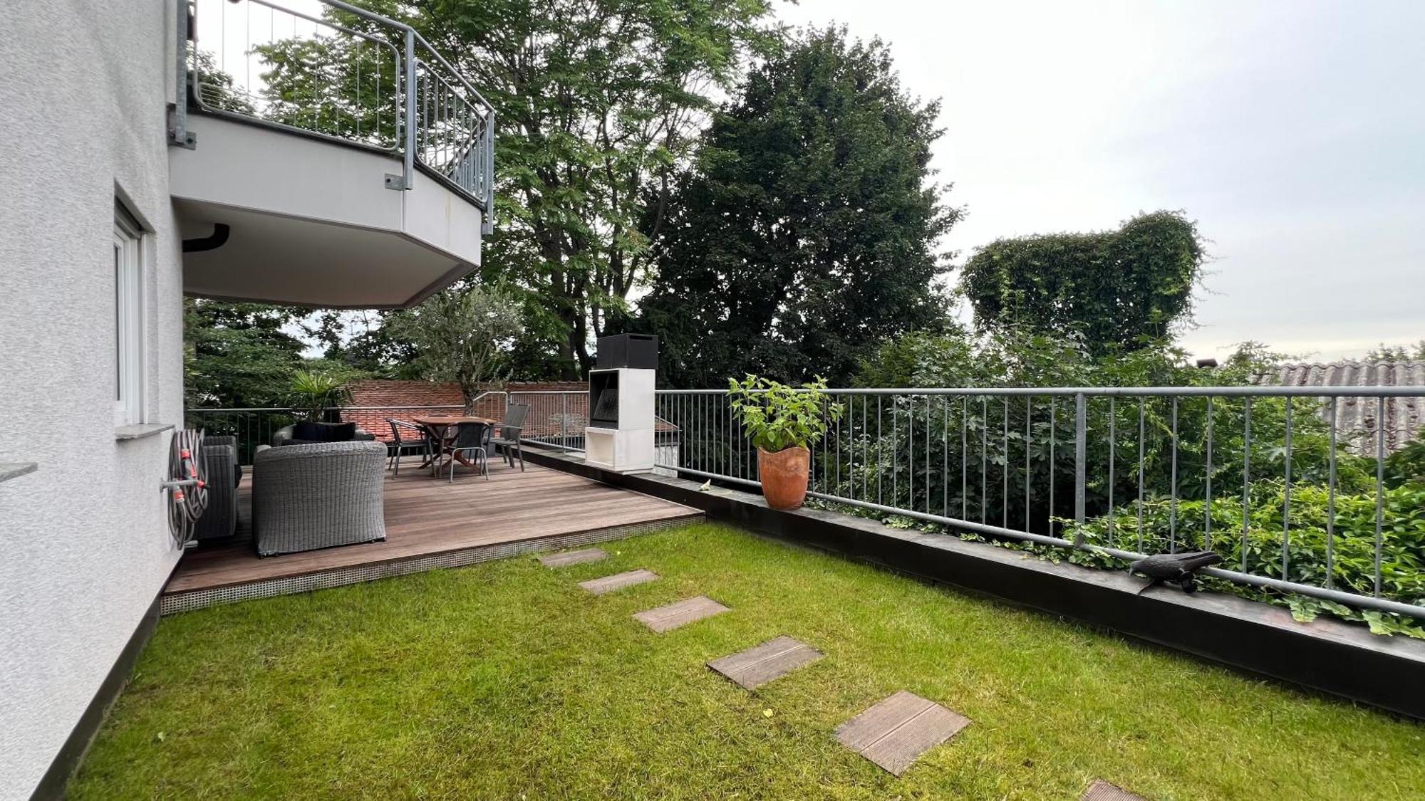 Ludwigshome Luxus - Zentral, Kostenloser Parkplatz, Terrasse Людвигсбург Экстерьер фото